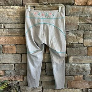 Alp N Rock Boho Apres Ski Embroidered Capri Leggings - Size 3